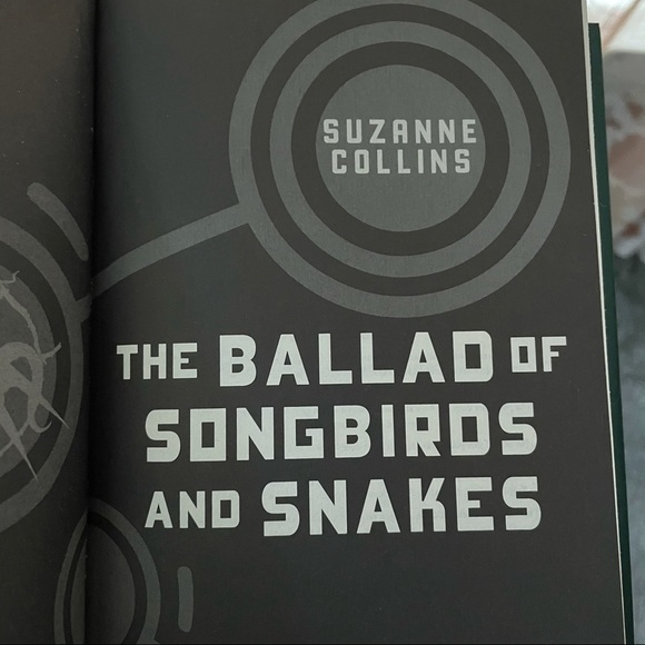 Books: Hitchhiker’s Guide/ Ballad of Songbirds - Picture 7 of 8